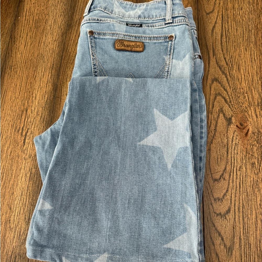 Wrangler Women's Light Blue Star Straight Leg Jeans